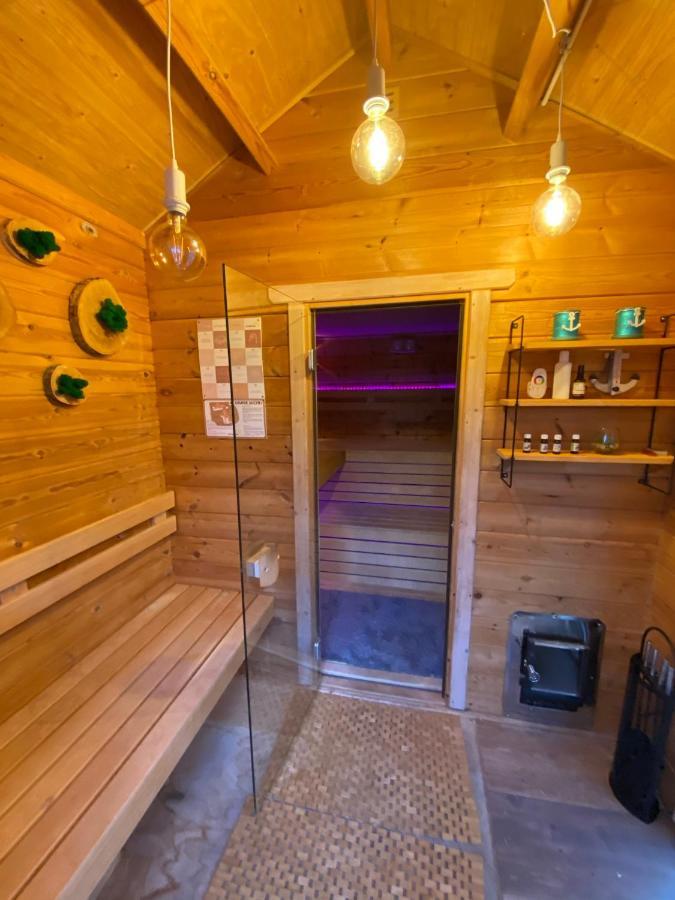 Domek Inosasino Z Basenem I Sauna Экстерьер фото