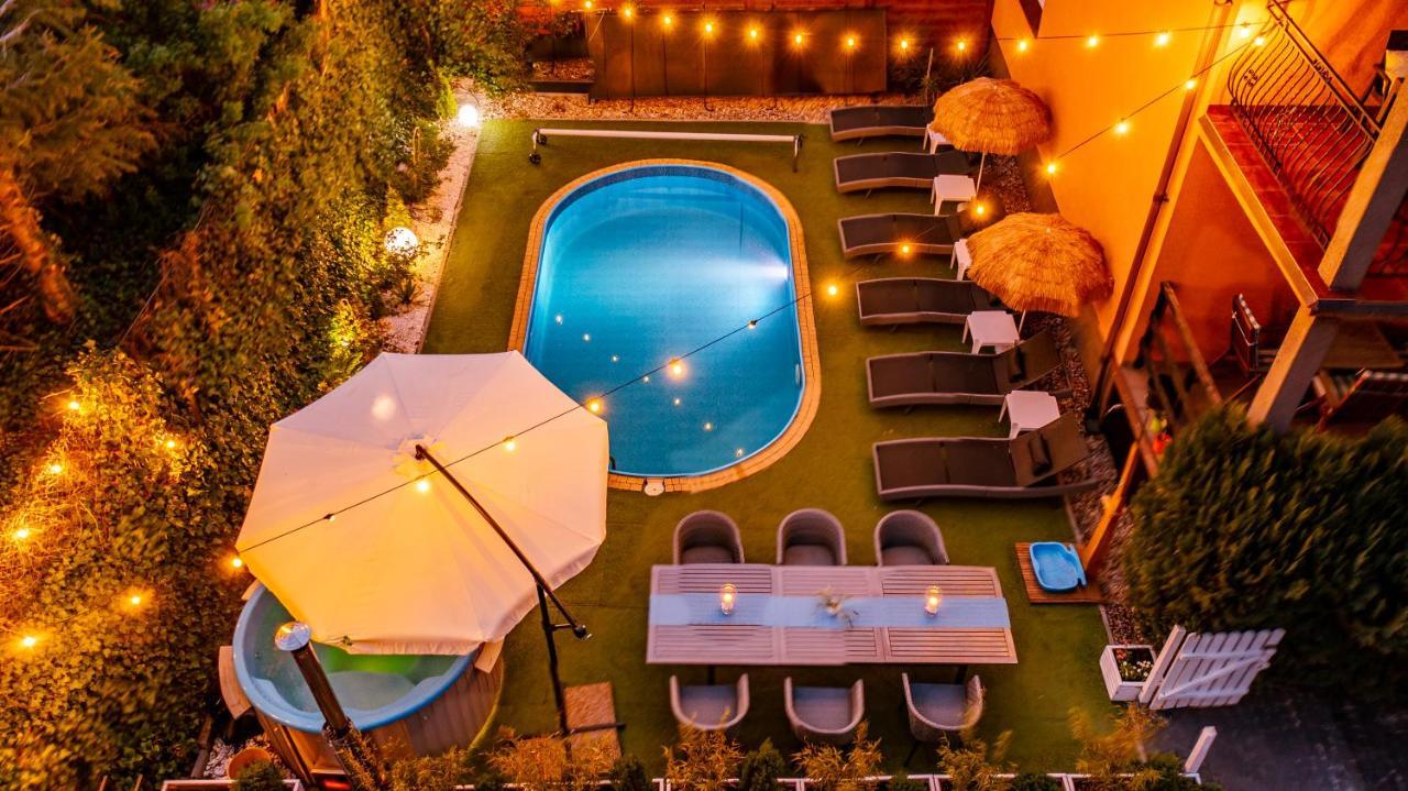 Domek Inosasino Z Basenem I Sauna Экстерьер фото