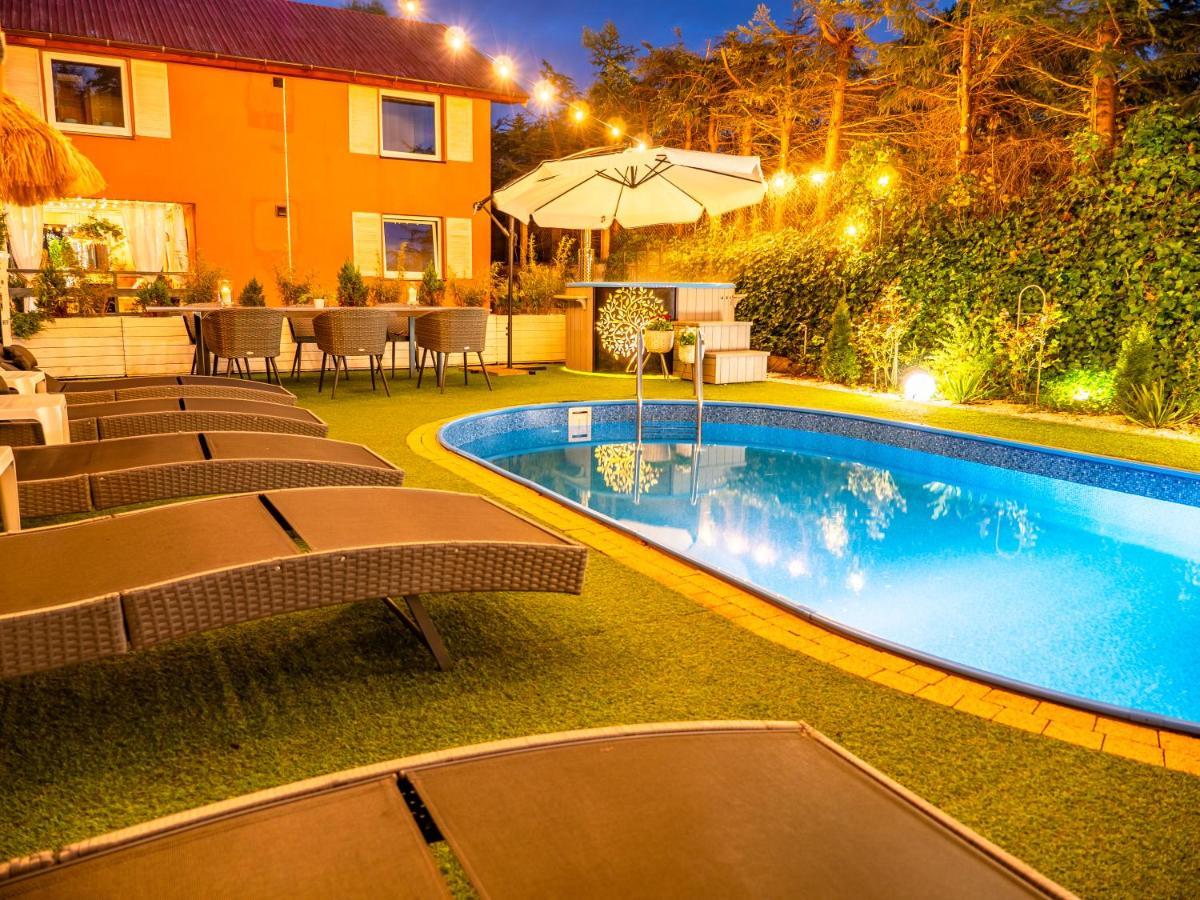 Domek Inosasino Z Basenem I Sauna Экстерьер фото